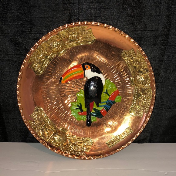 Set of two vintage Venezuelan handmade copper wall plates - Picture 2 of 9